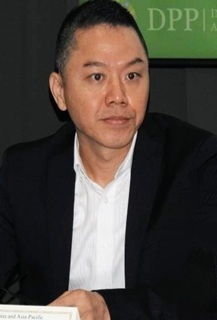 郭育仁專任教授兼所長圖片